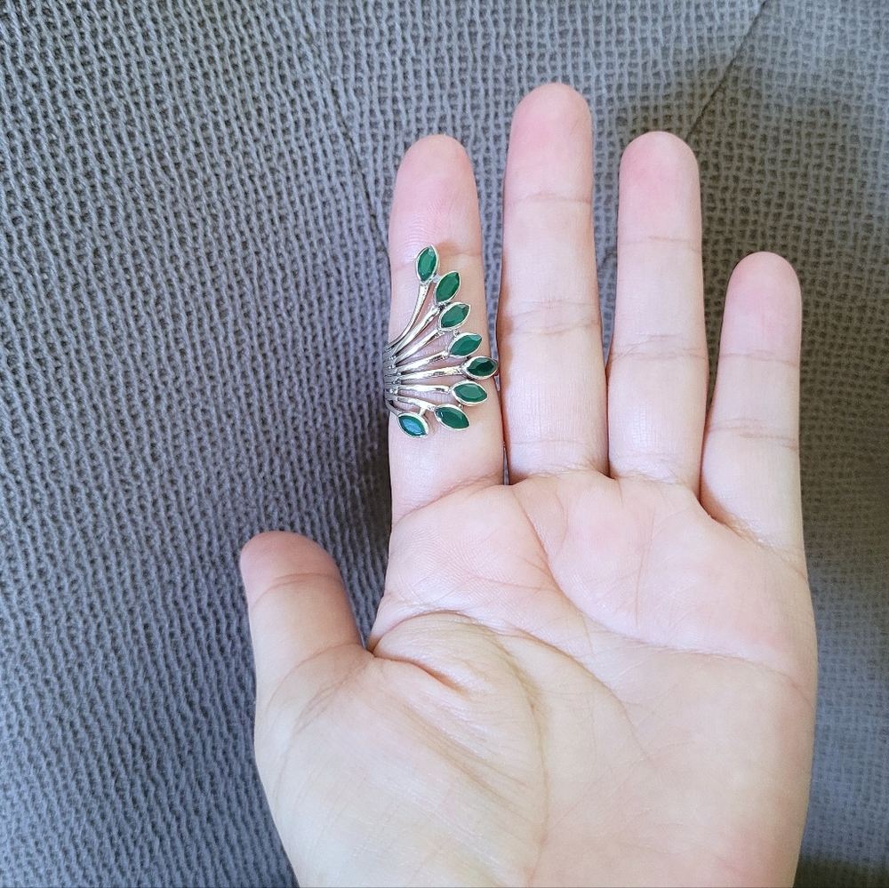 Shivam Cascading Green💚 Onyx Petals Ring💍 - NWT - Picture 9 of 16